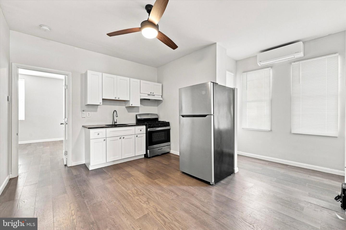 1219 S 46th St #2 Property Photo 2