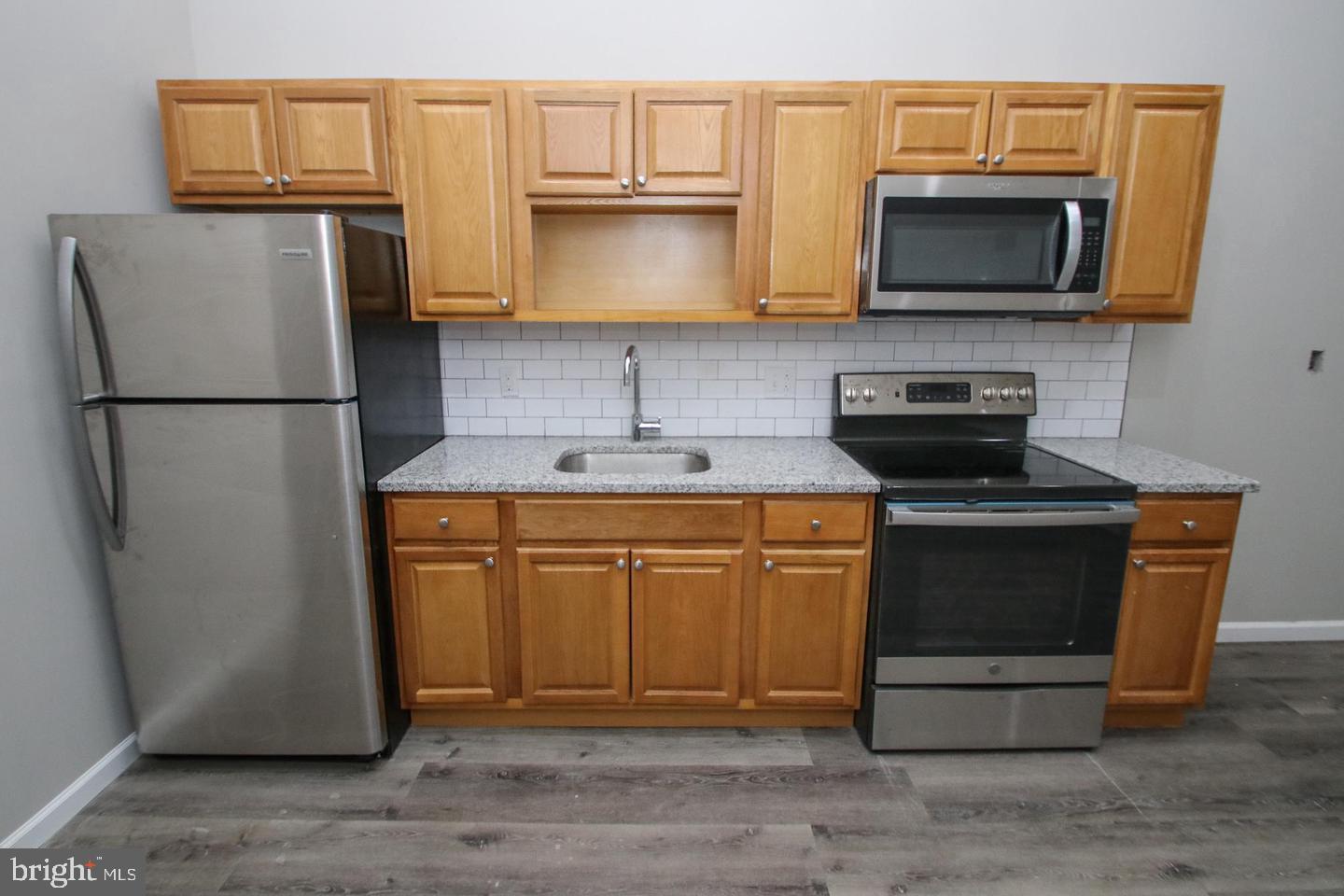 5136 Walnut St Property Photo 6