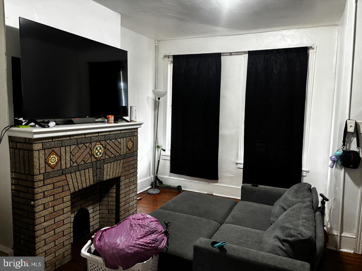 222 N Vogdes St Property Photo 2
