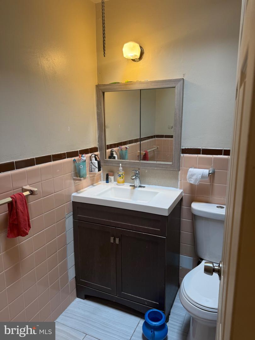 2133 Faunce St Property Photo 15