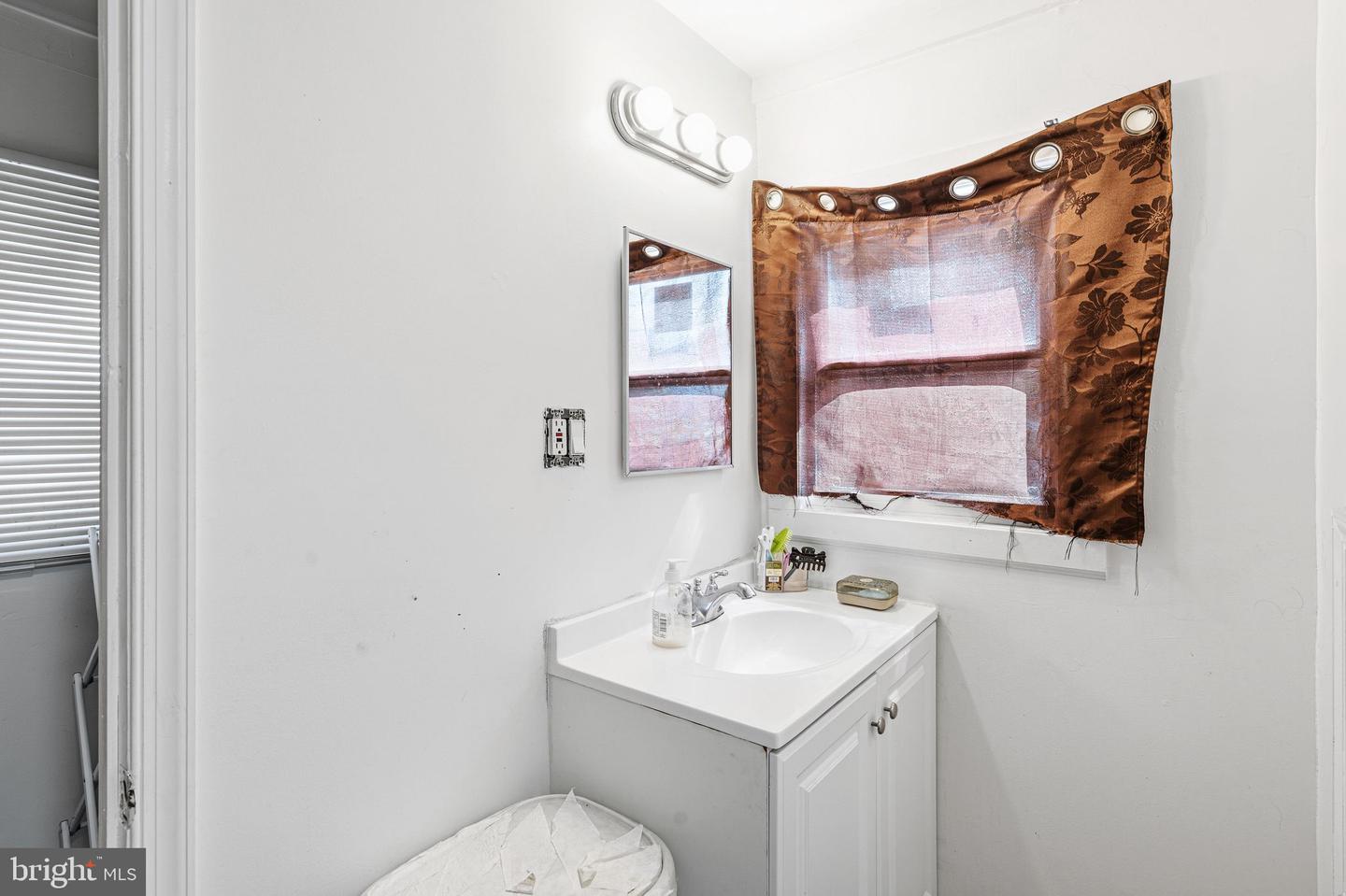 4843 A St Property Photo 10