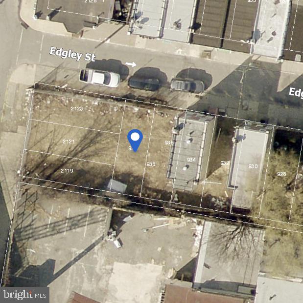 938 Edgley St Property Photo 2