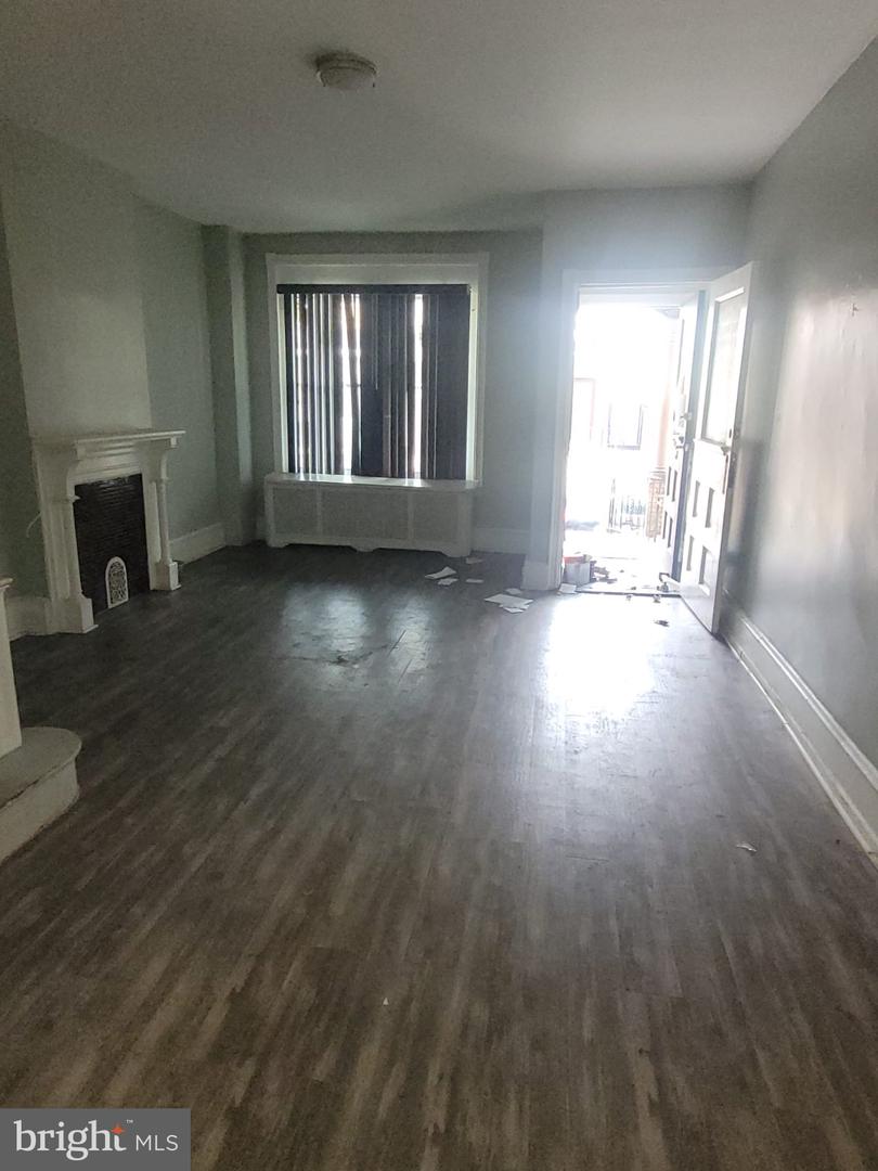 340 N Wilton St Property Photo 3