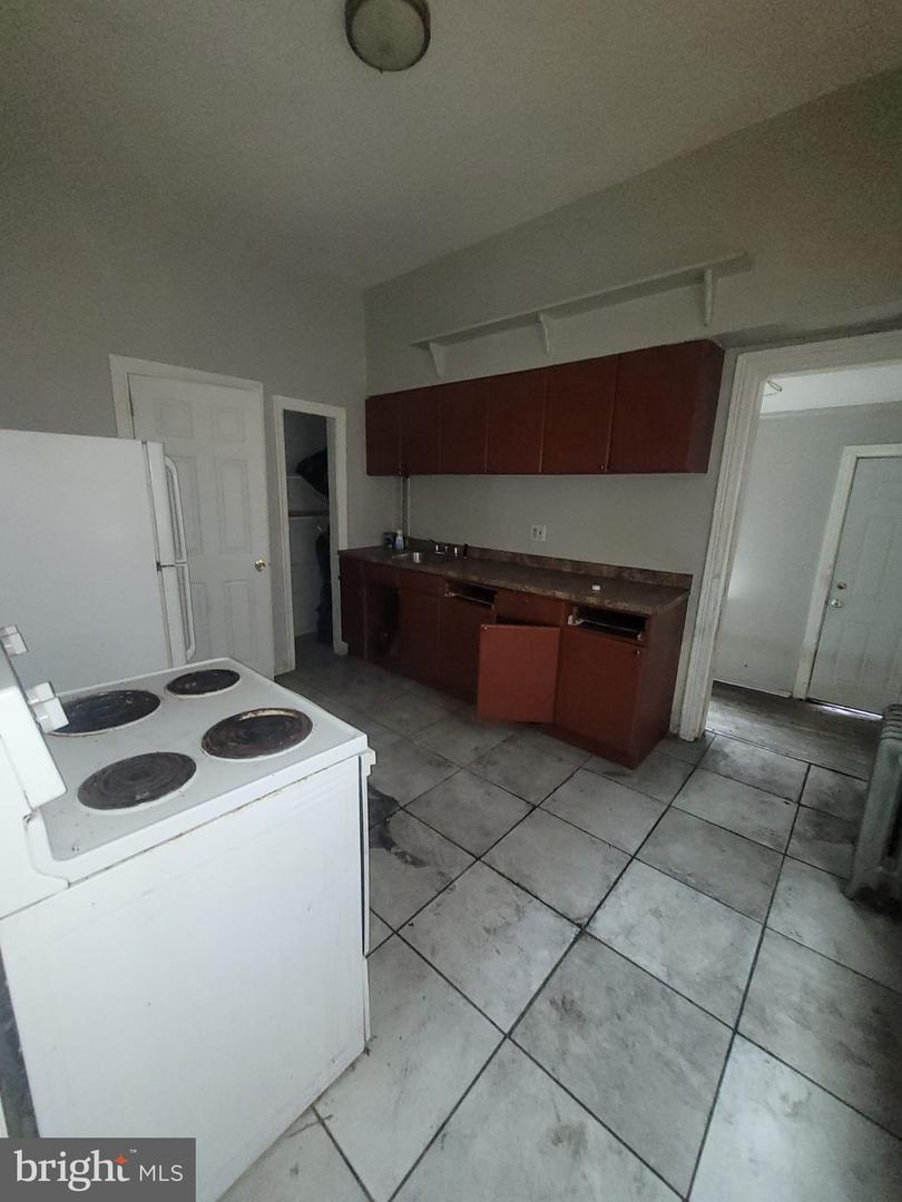 340 N Wilton St Property Photo 6
