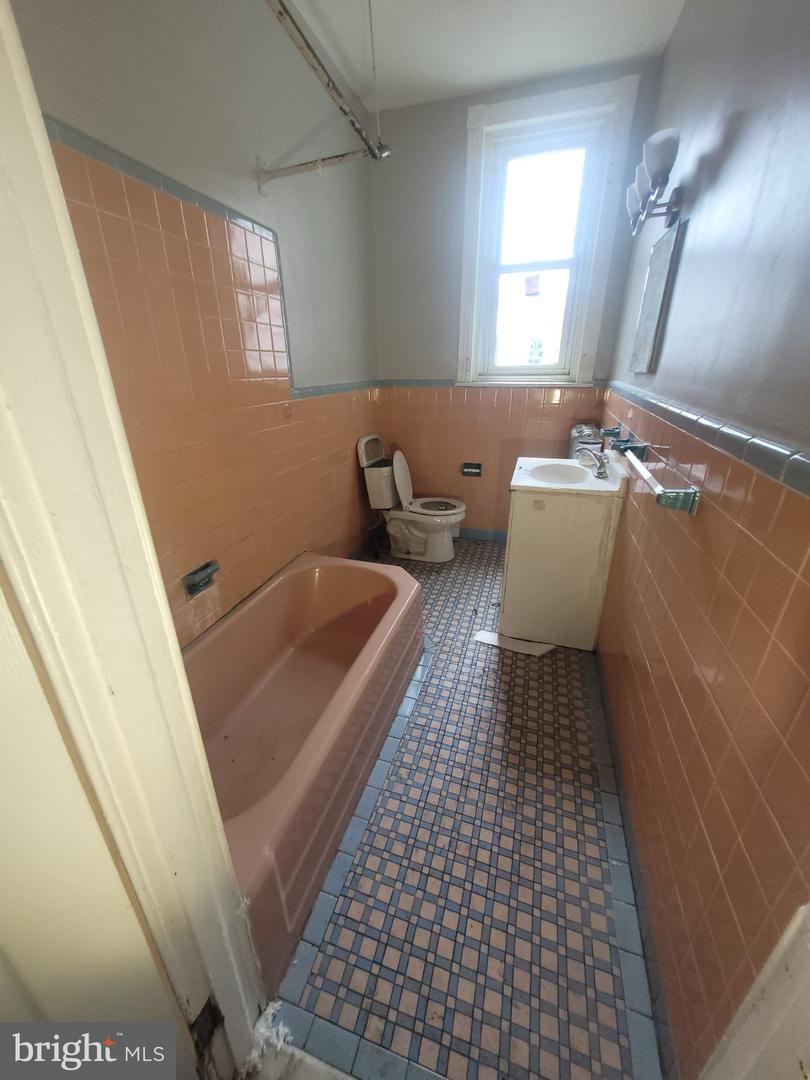 340 N Wilton St Property Photo 13