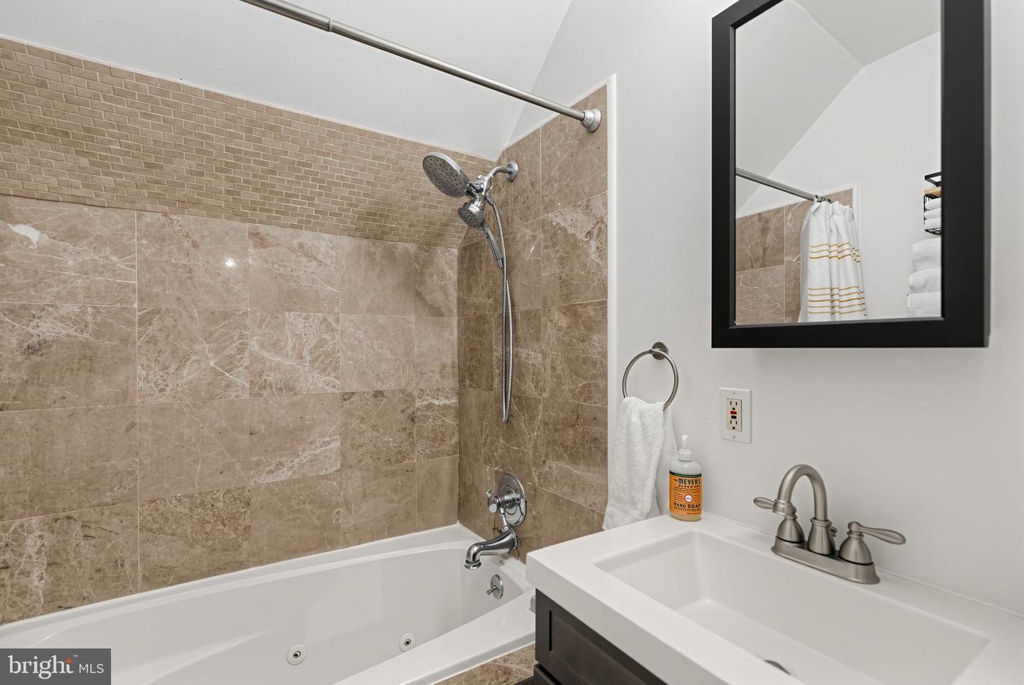 1219 N Randolph St #3f Property Photo 27