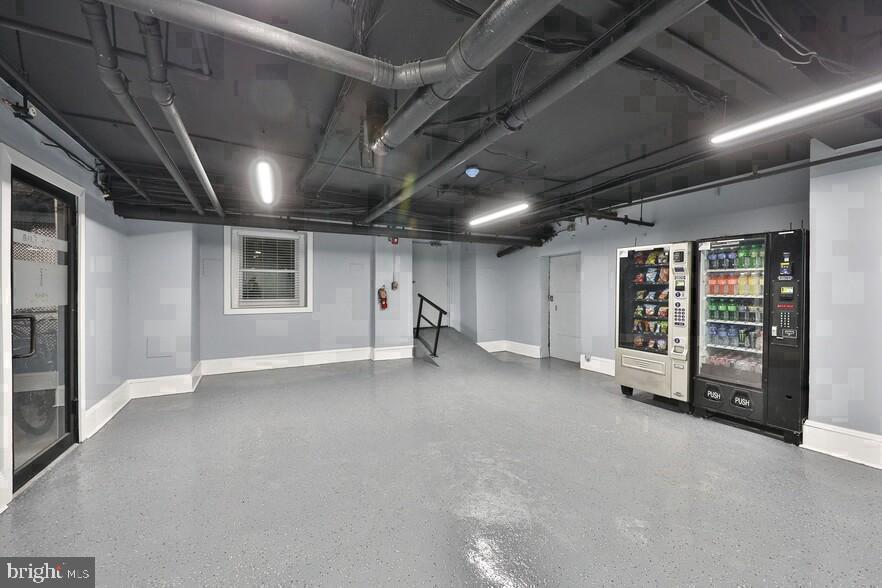 4247 Locust St #210 Property Photo 38