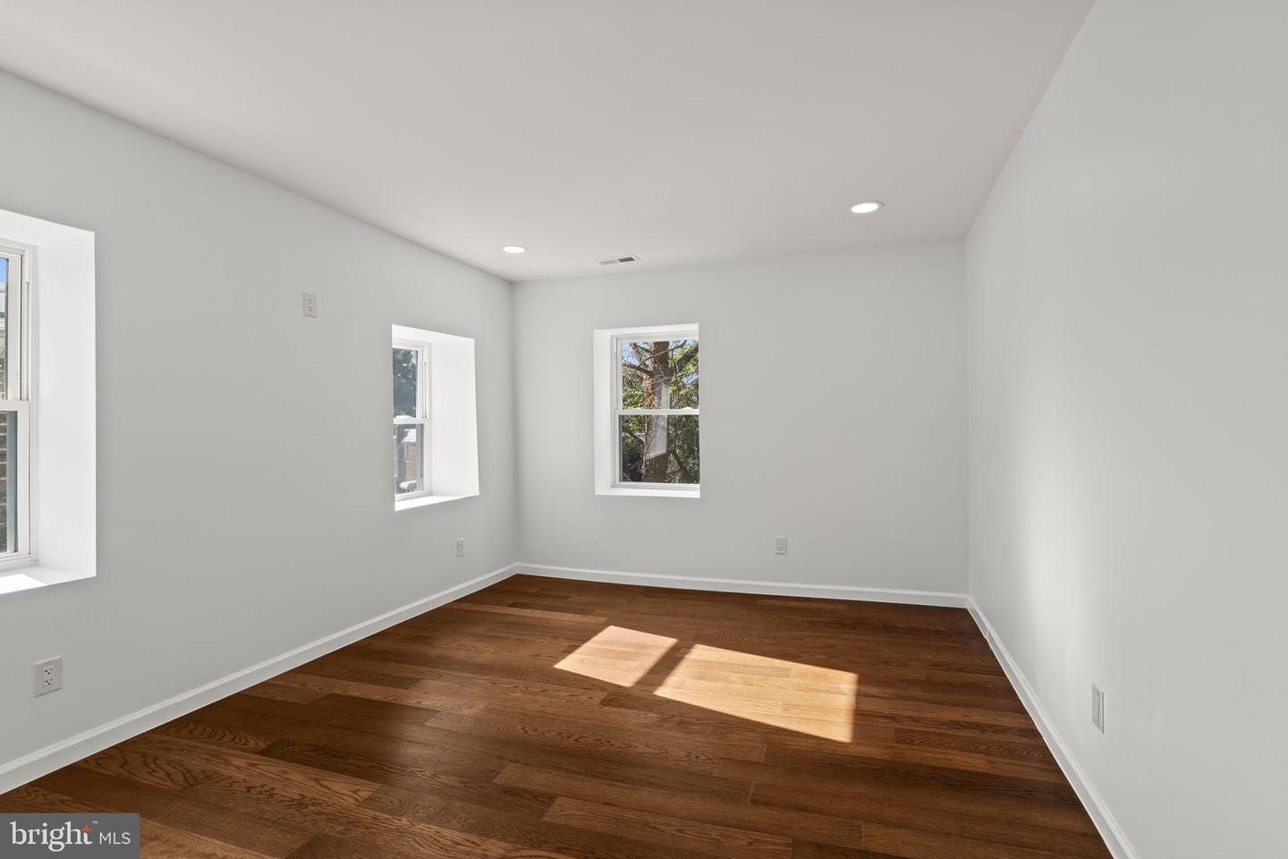 1002 66th Ave Property Photo 17