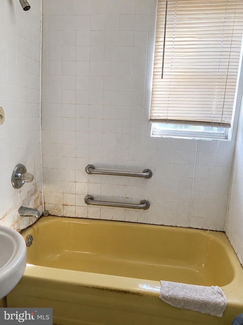 1726 Alter St Property Photo 6