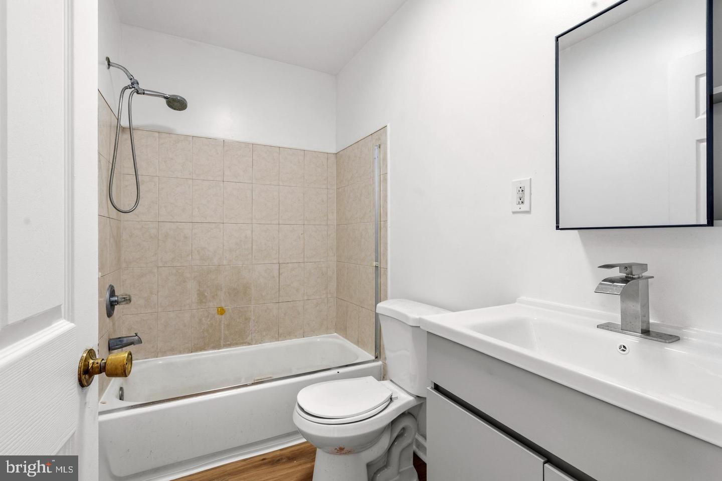 4035 Green St Property Photo 6