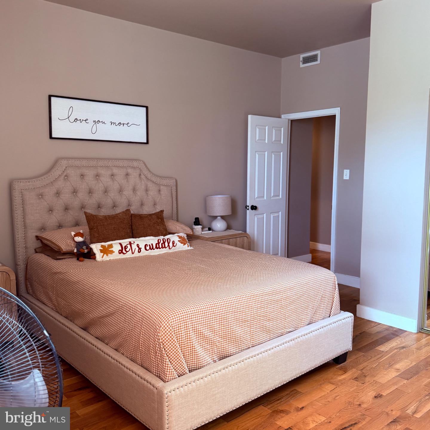 1642-44-44 Ridge Ave Property Photo 8