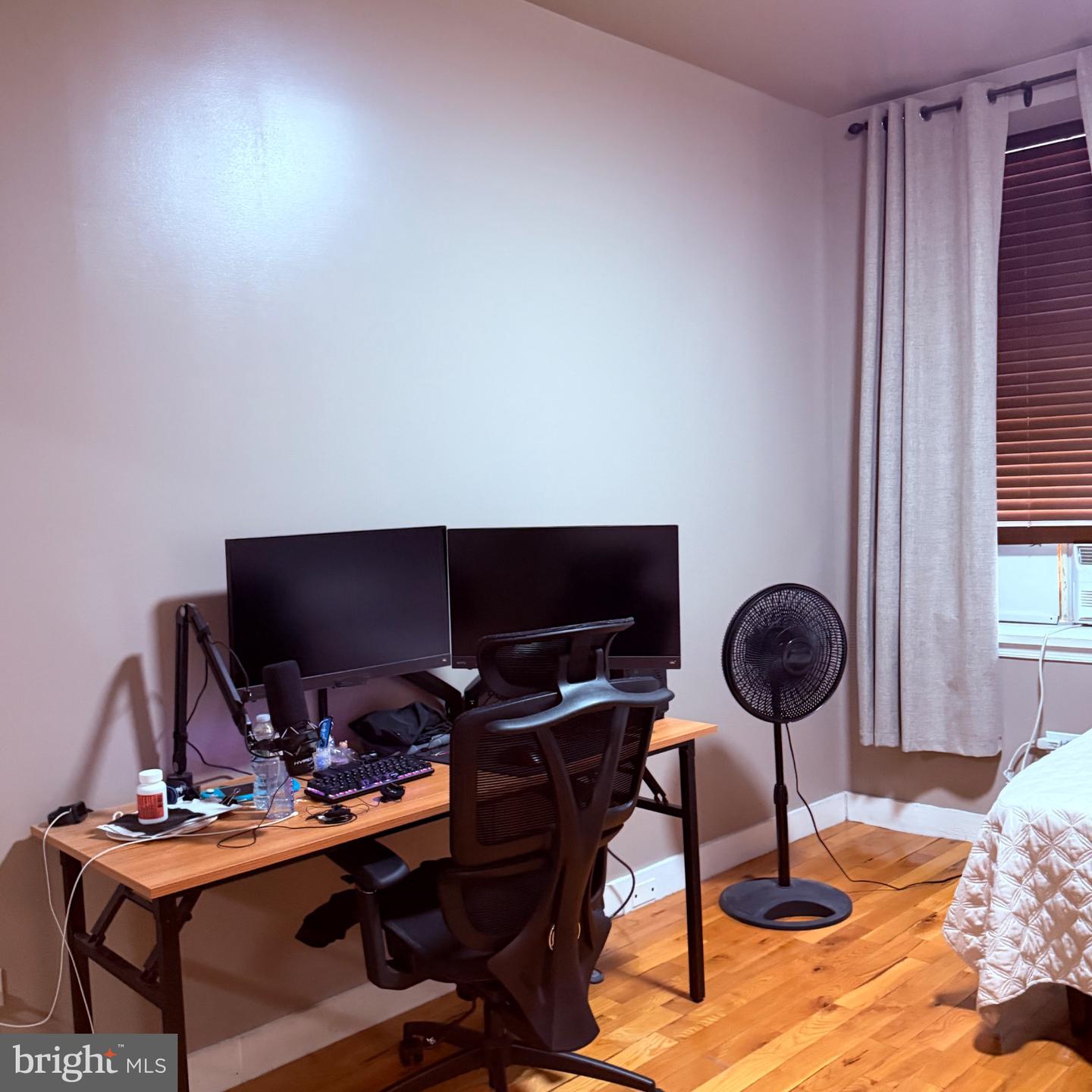 1642-44-44 Ridge Ave Property Photo 12