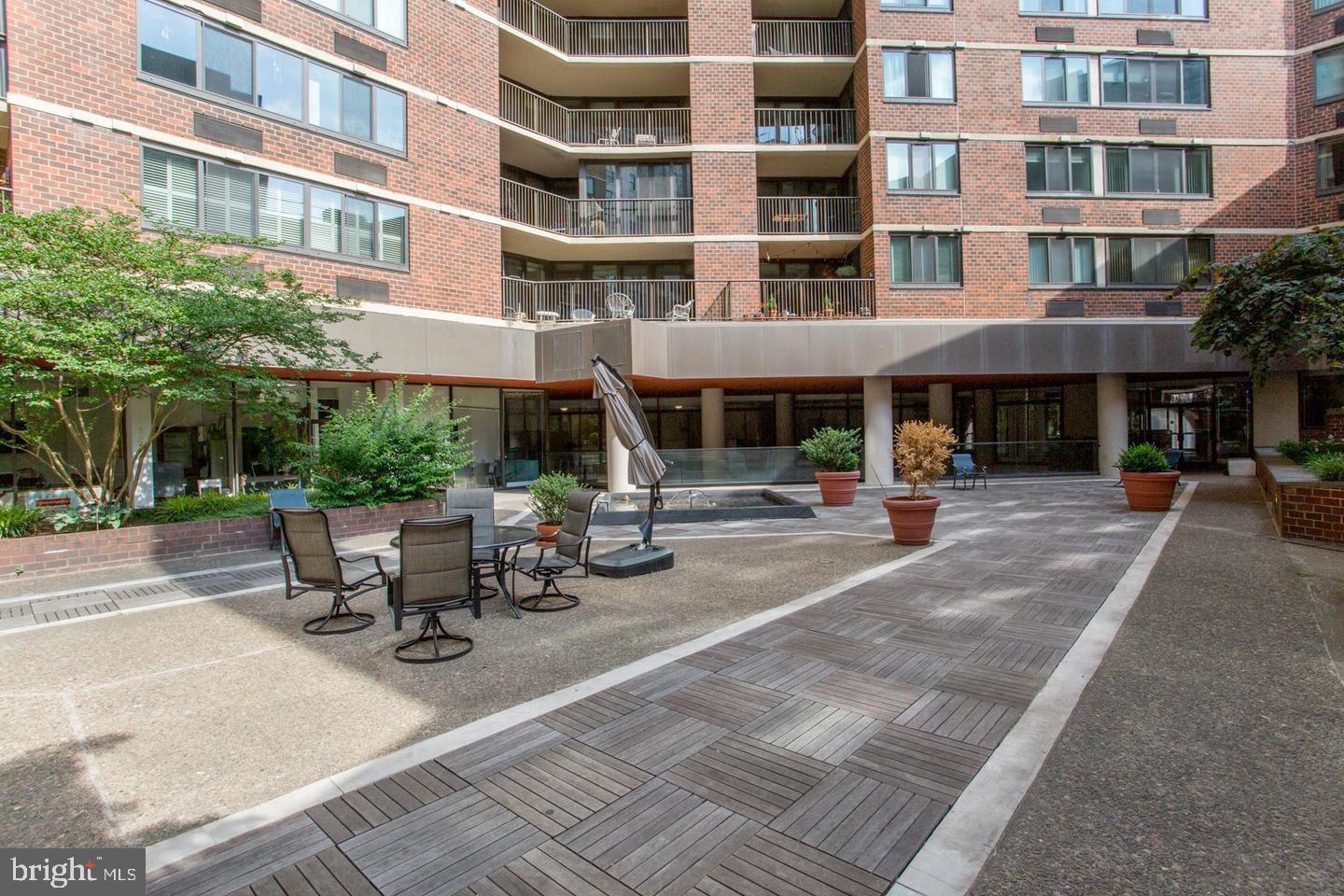 1420 Locust St #6m Property Photo 10