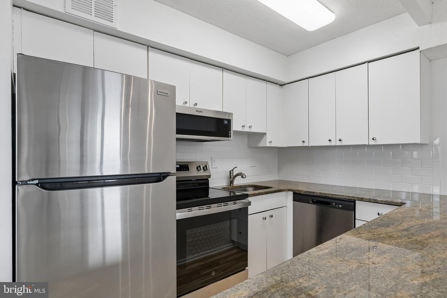1420 Locust St #23h Property Photo 6