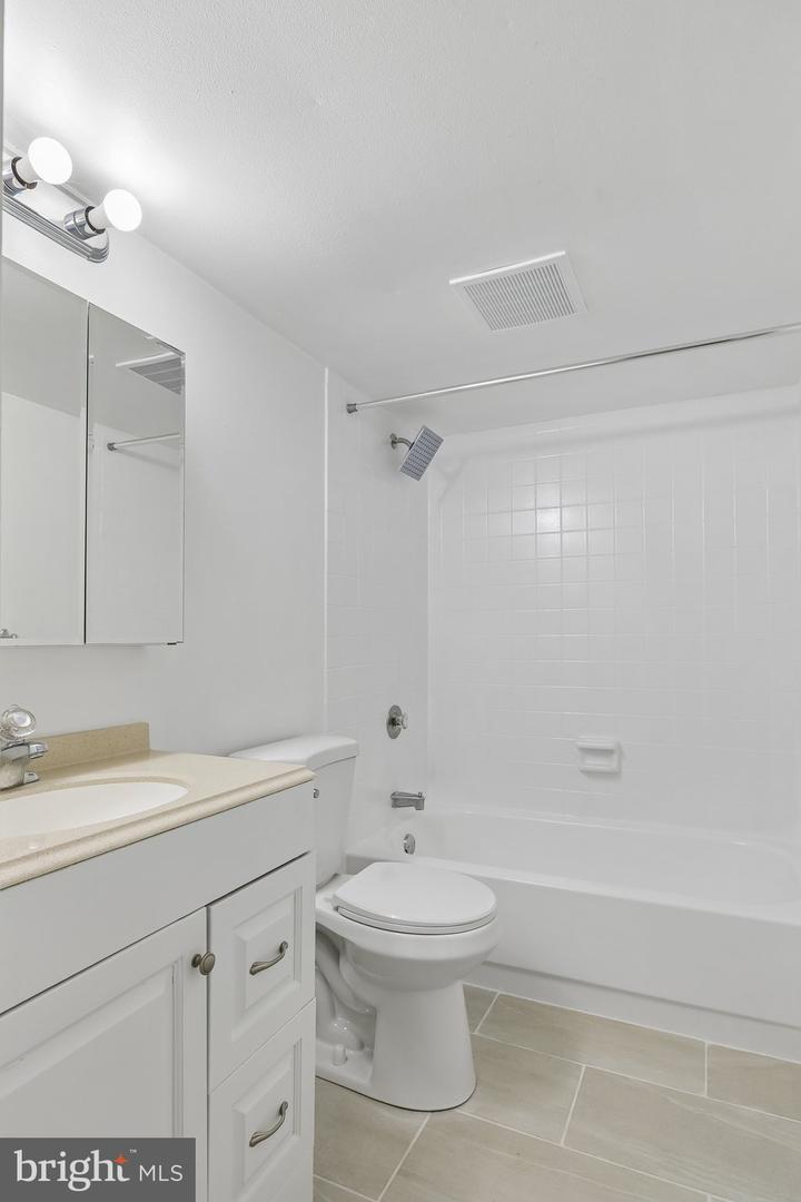 1420 Locust St #23h Property Photo 10