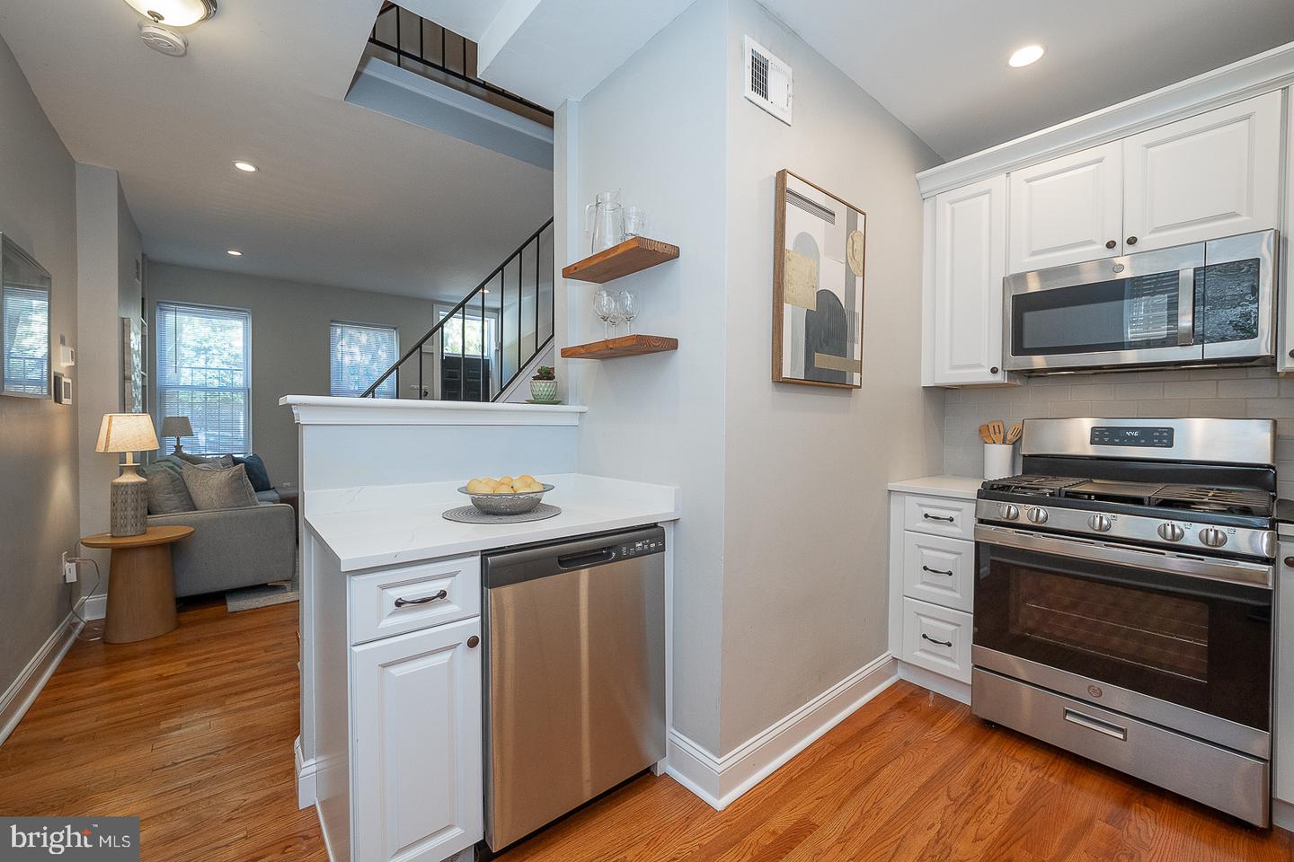 1608 Bainbridge St Property Photo 10