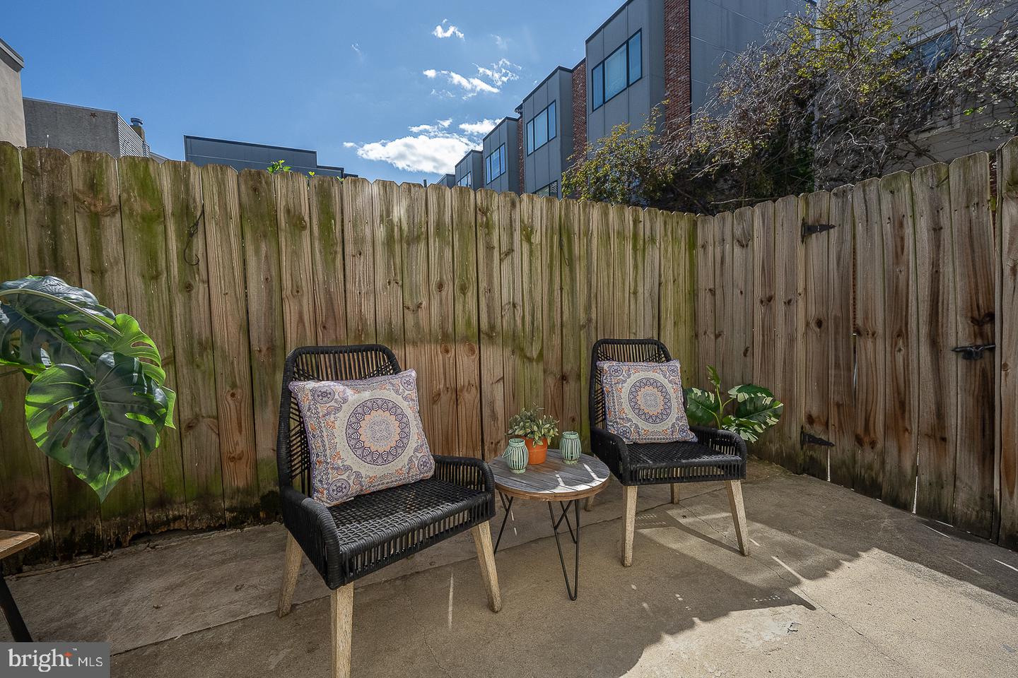 1608 Bainbridge St Property Photo 12