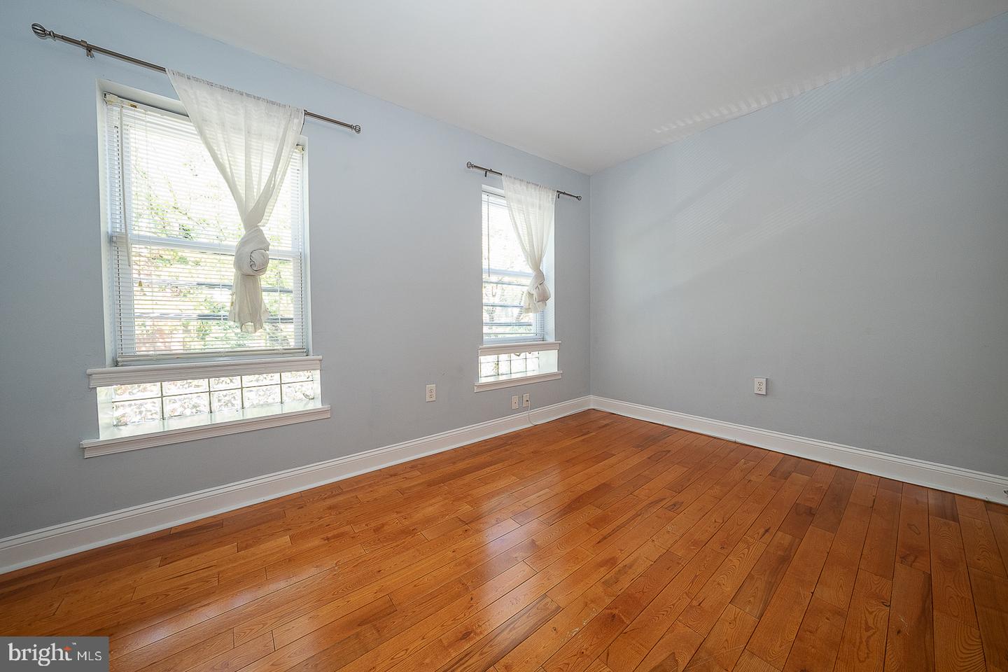 1608 Bainbridge St Property Photo 13