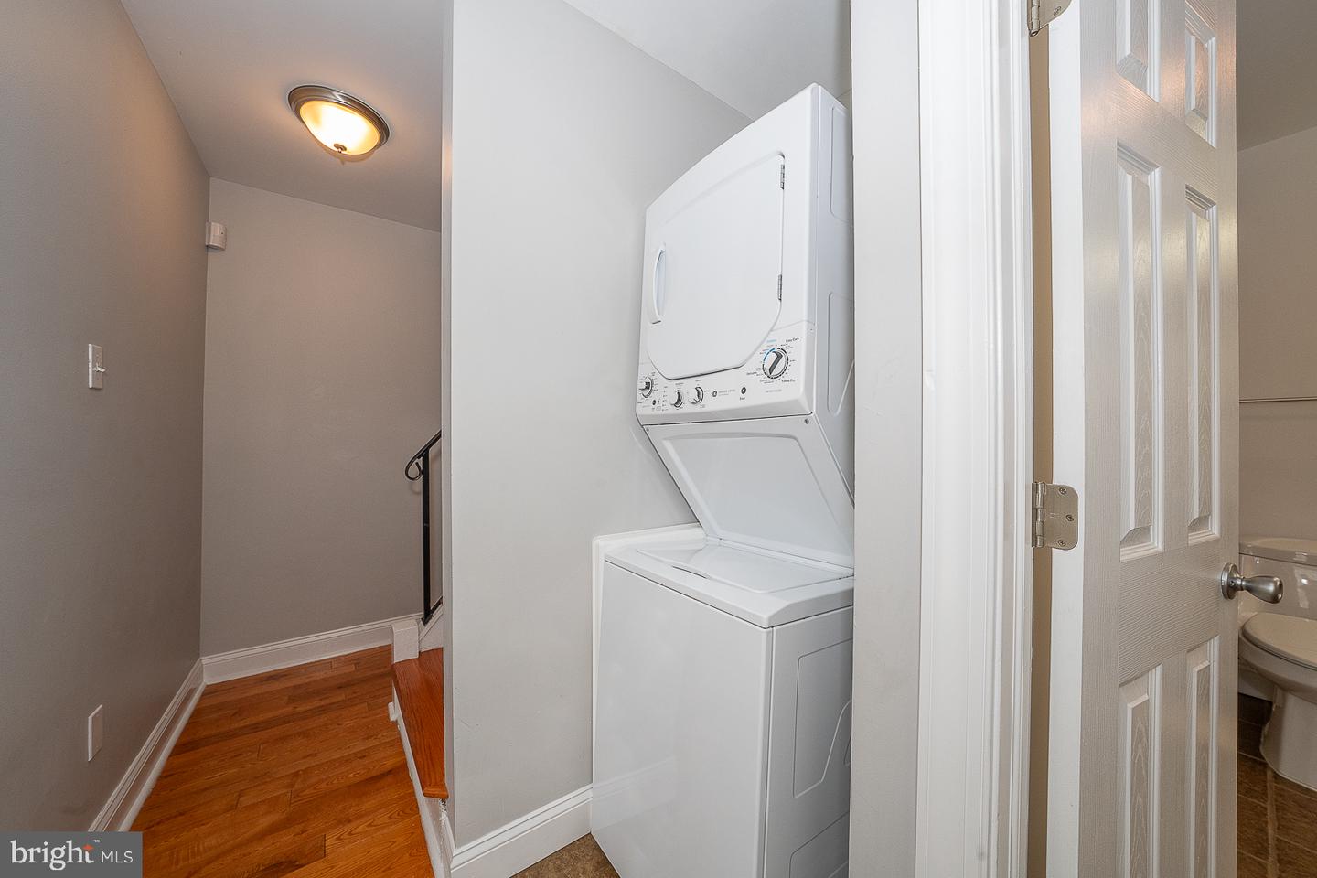 1608 Bainbridge St Property Photo 16