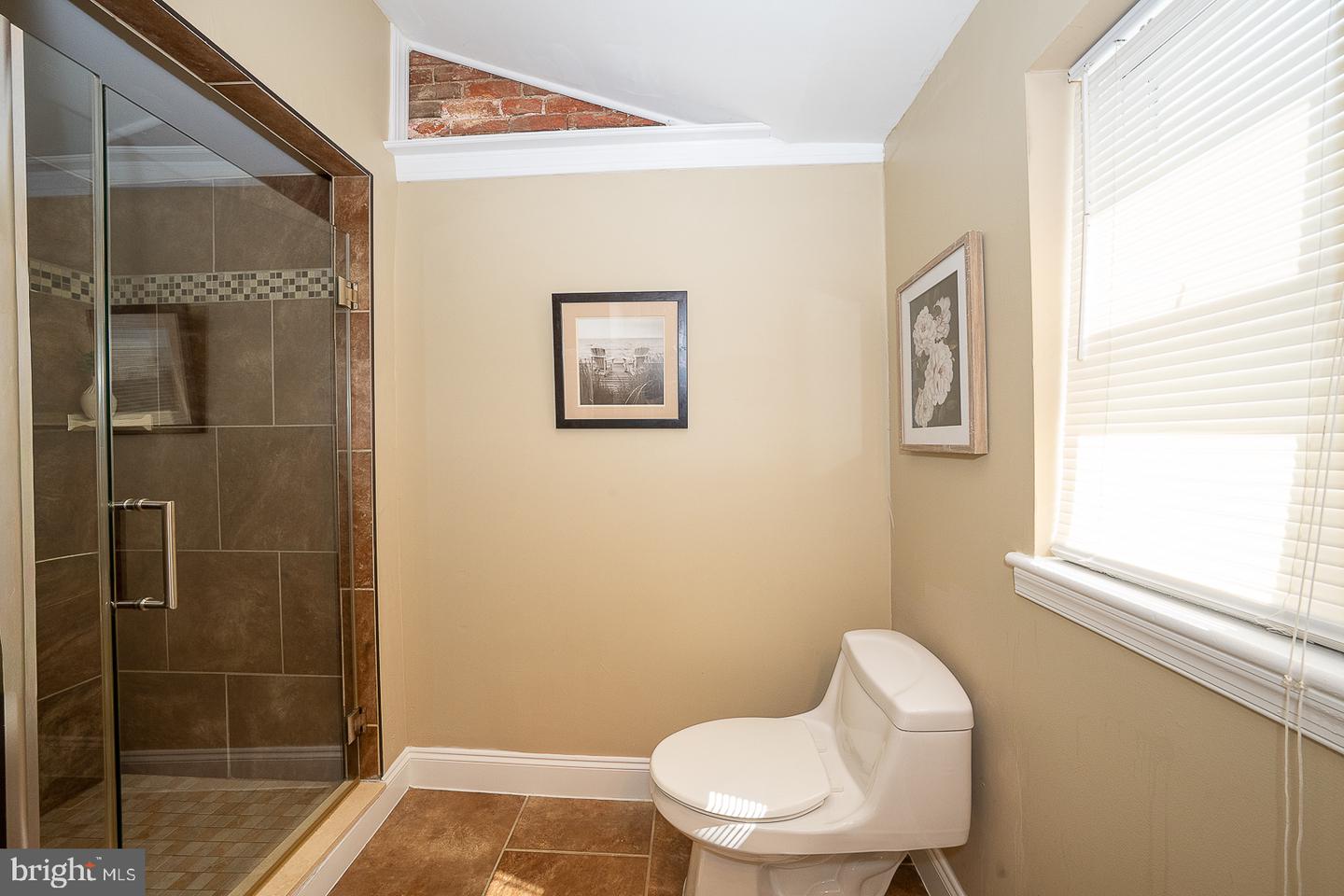 1608 Bainbridge St Property Photo 23
