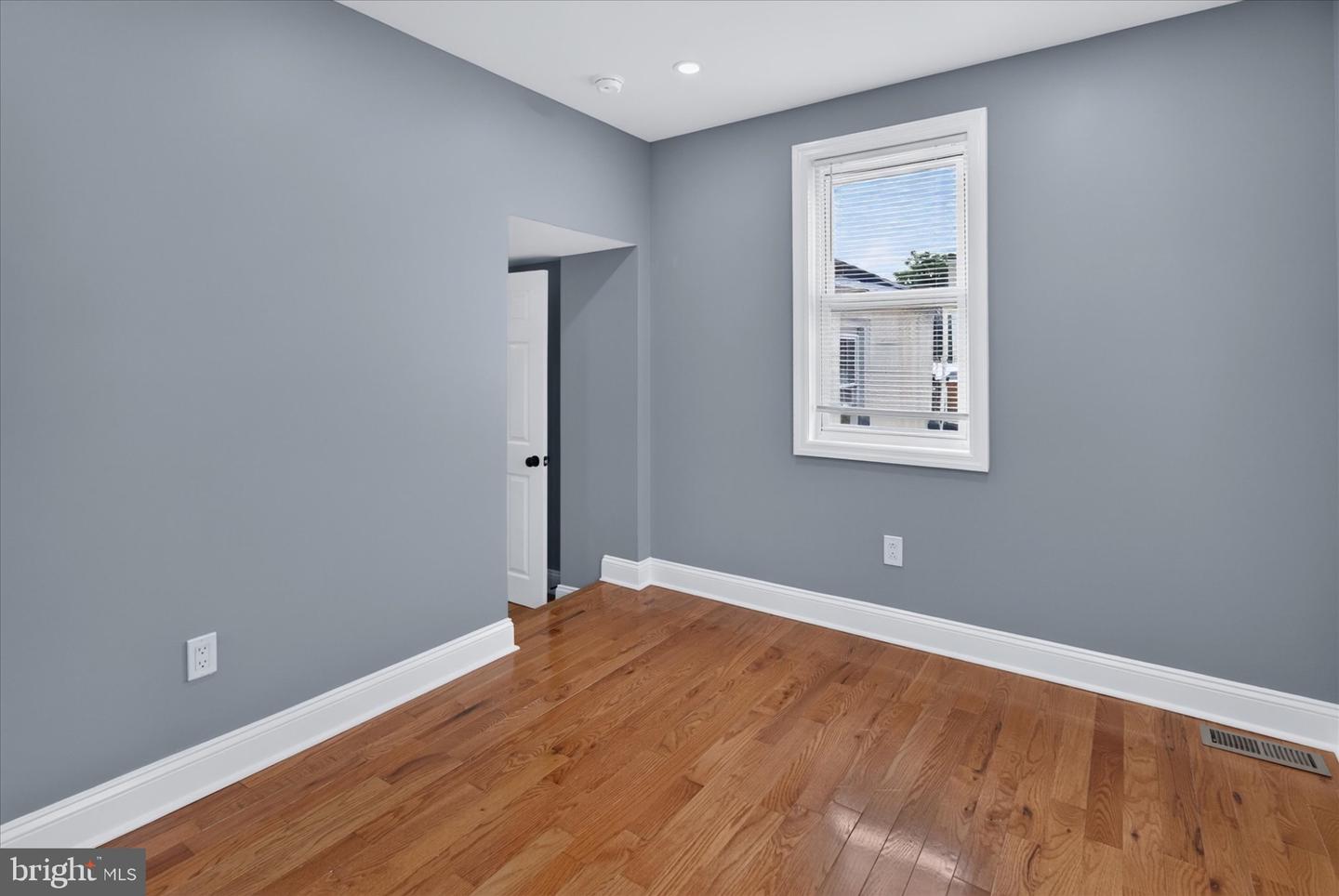 1432 N Leithgow St Property Photo 31