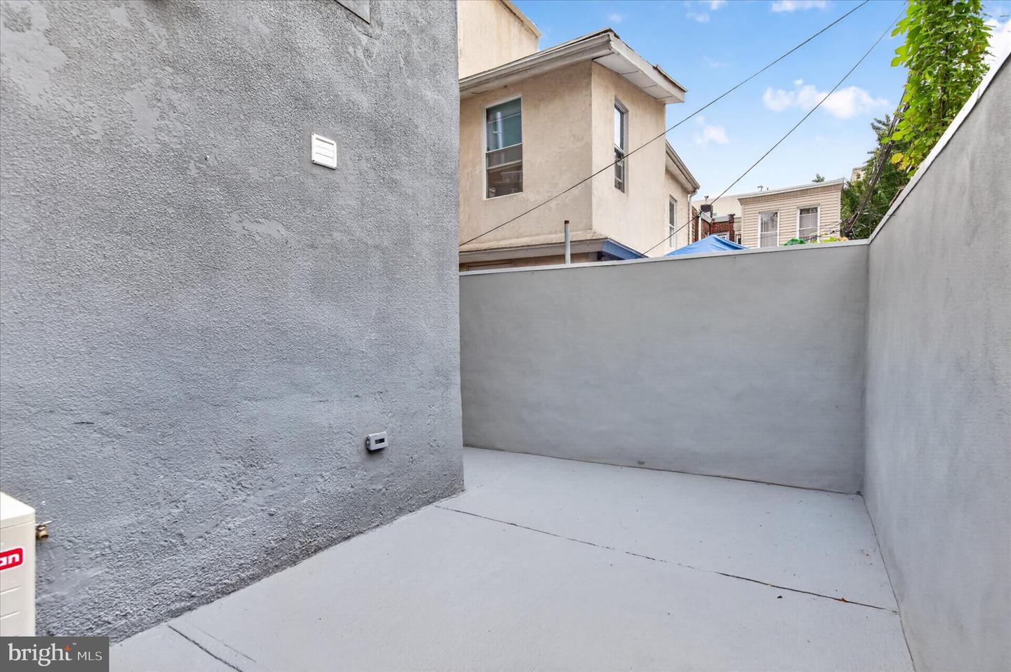 1432 N Leithgow St Property Photo 36