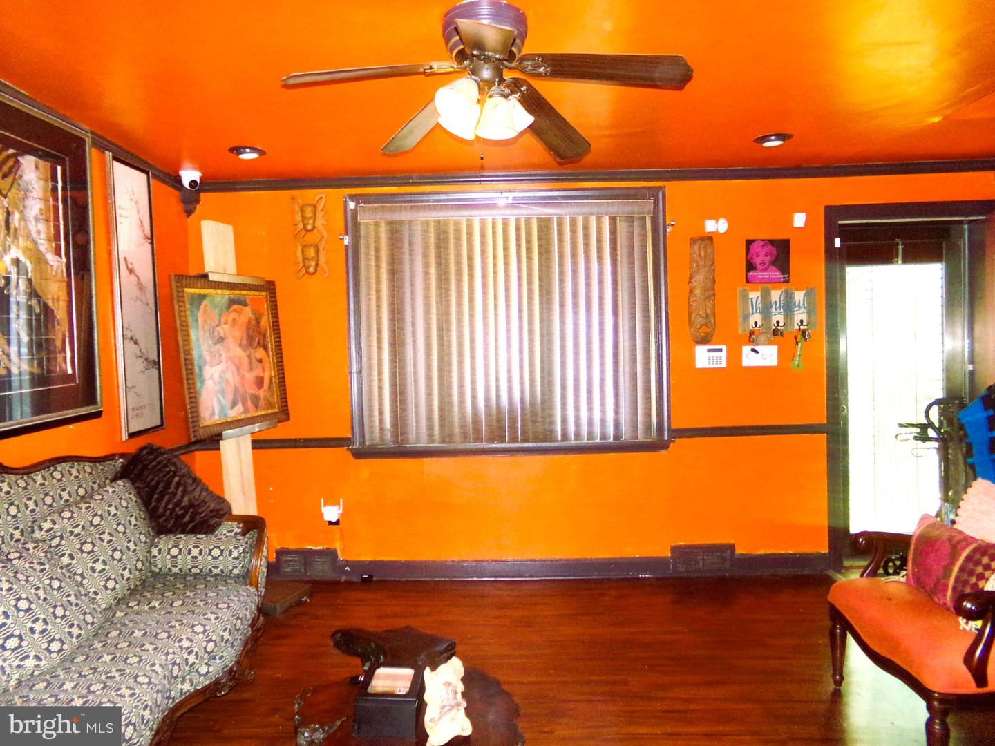 5454 Tackawanna St Property Photo 10