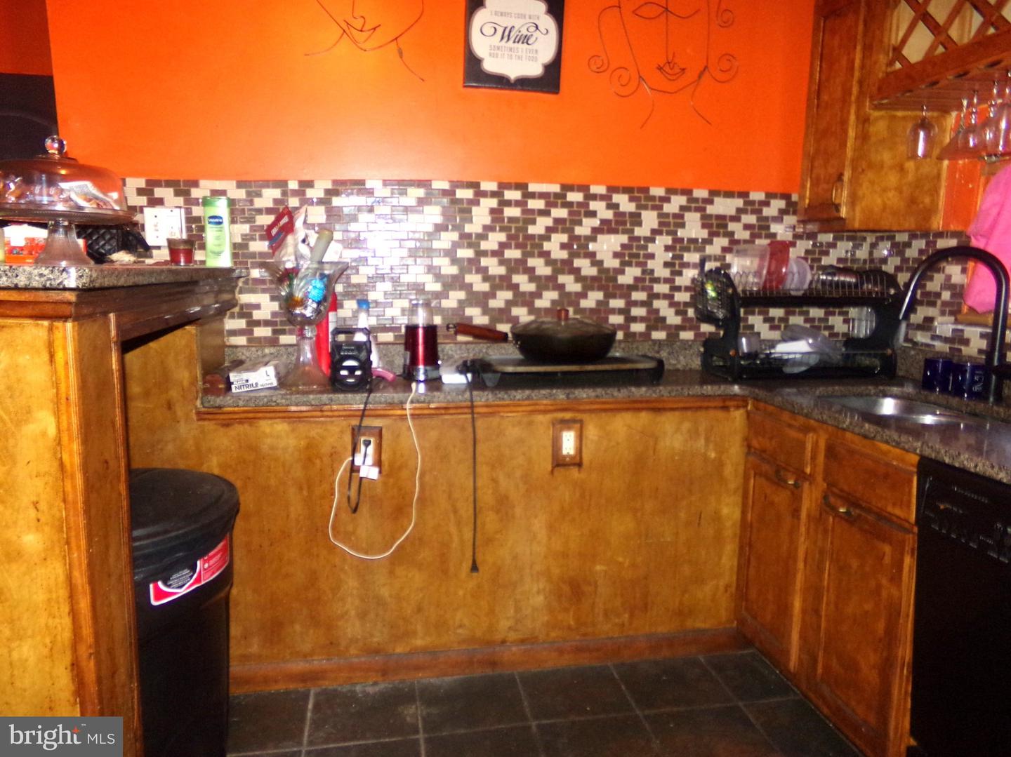 5454 Tackawanna St Property Photo 16