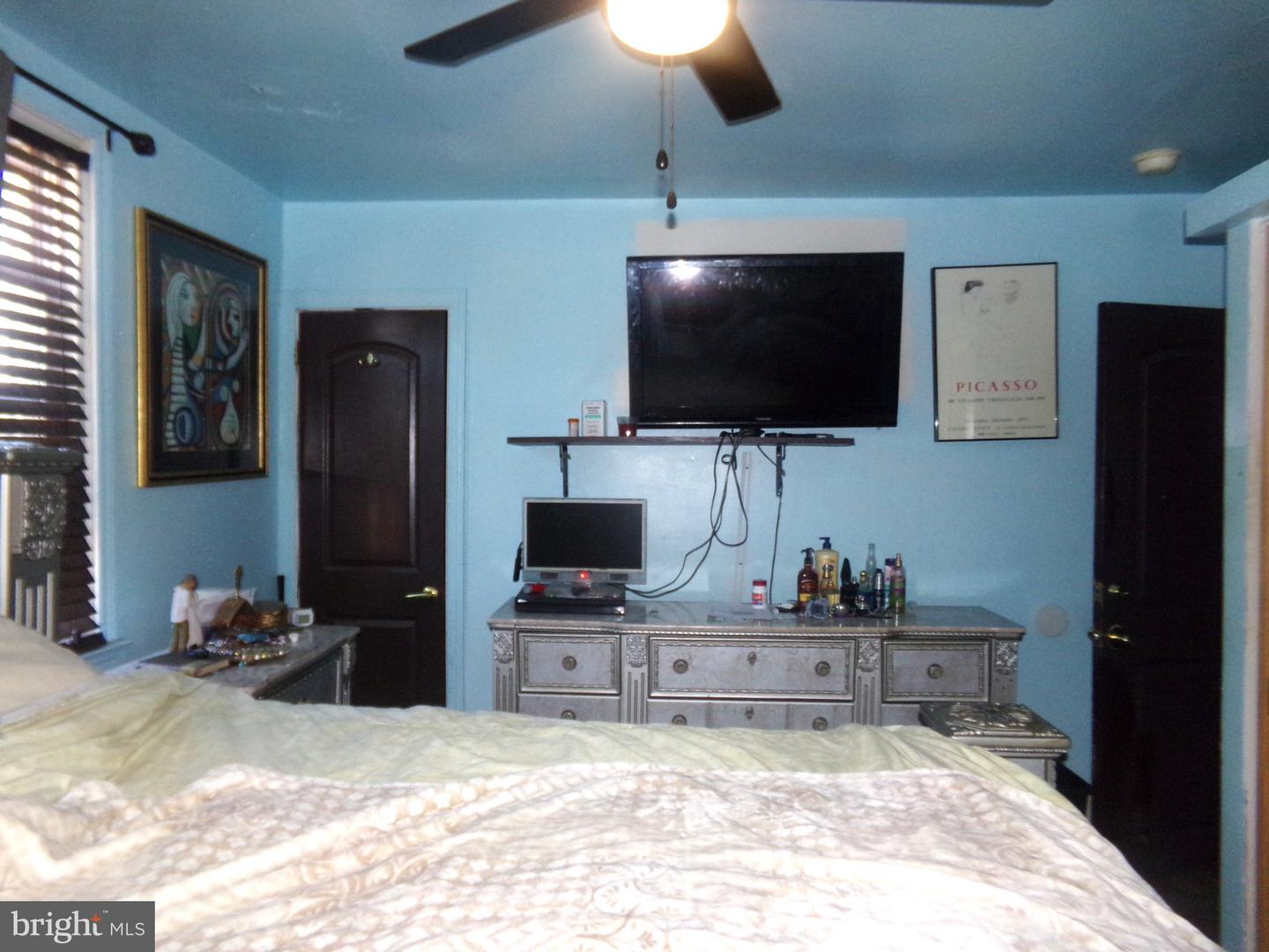 5454 Tackawanna St Property Photo 21