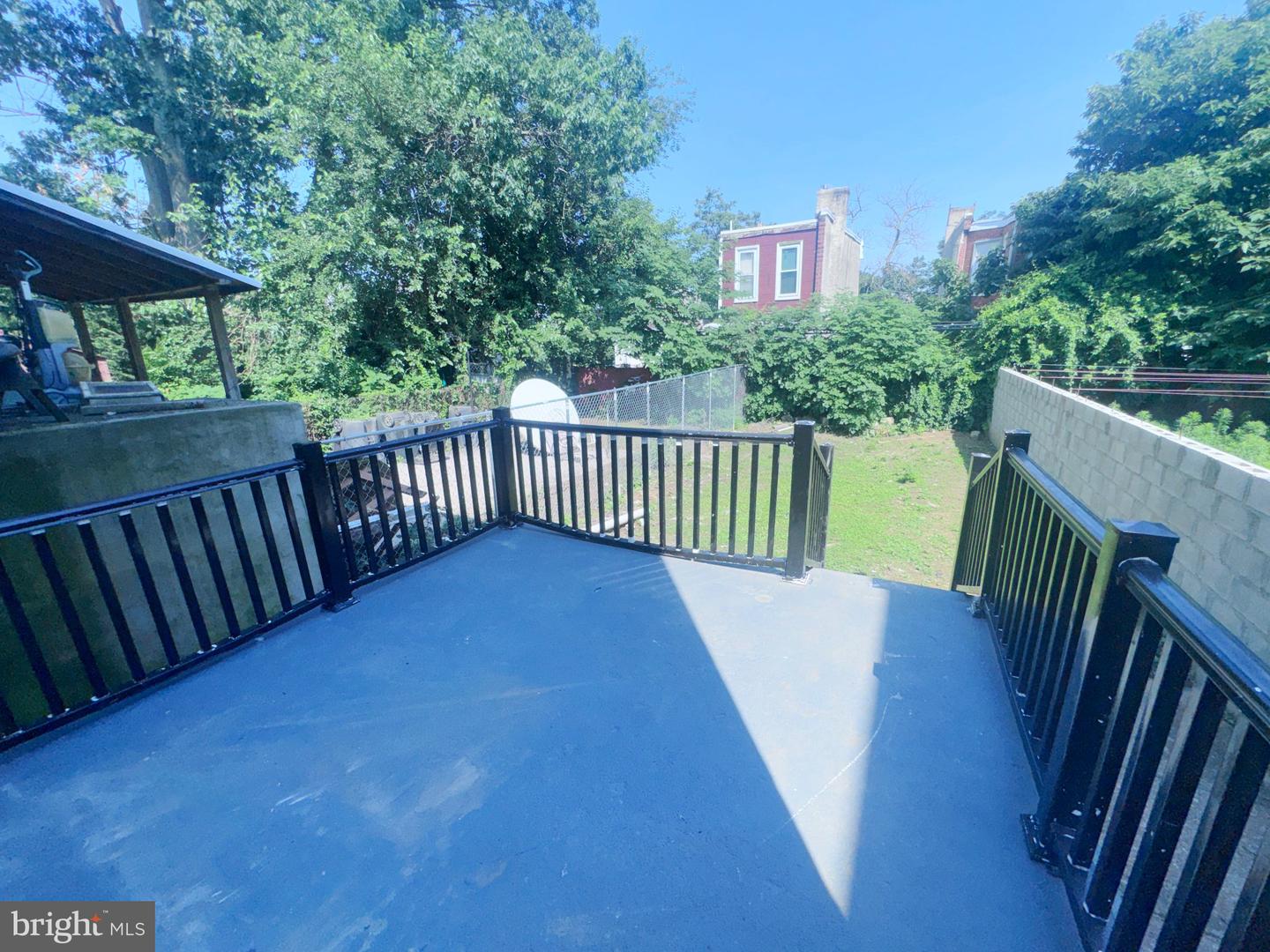 6053 Greenway Ave Property Photo 5