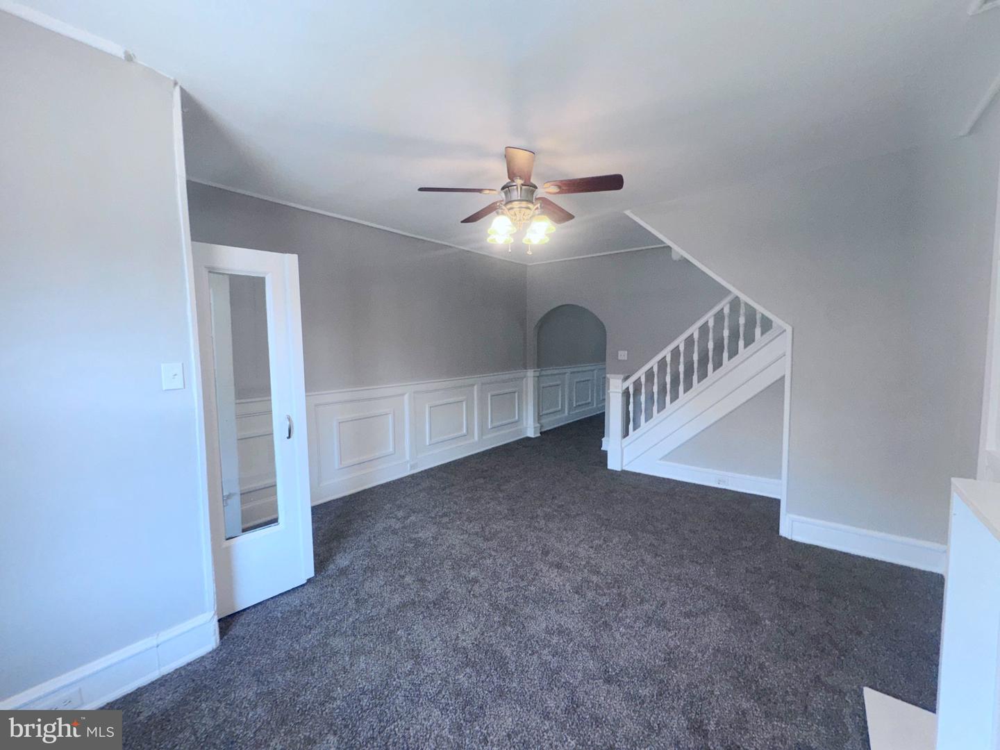 6053 Greenway Ave Property Photo 8