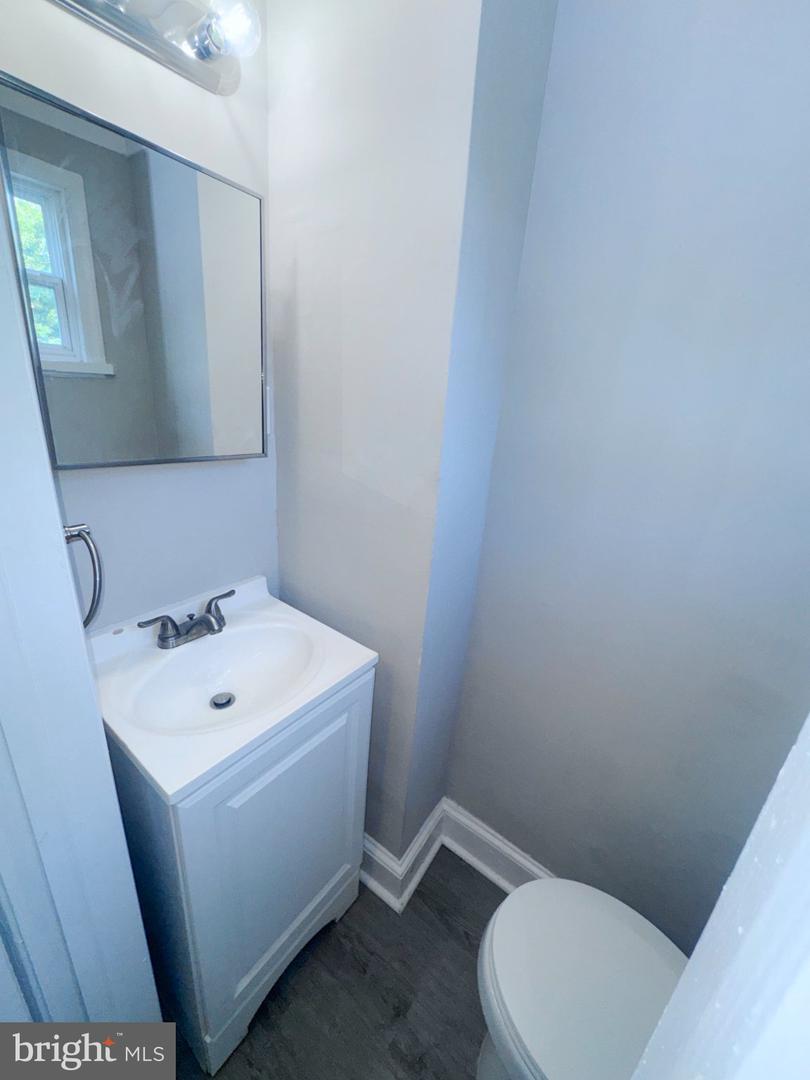 6053 Greenway Ave Property Photo 14