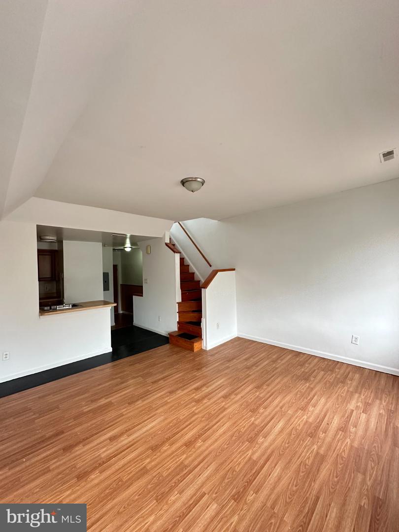2430 N 30TH ST #2ND FLOOR Property Photo 1