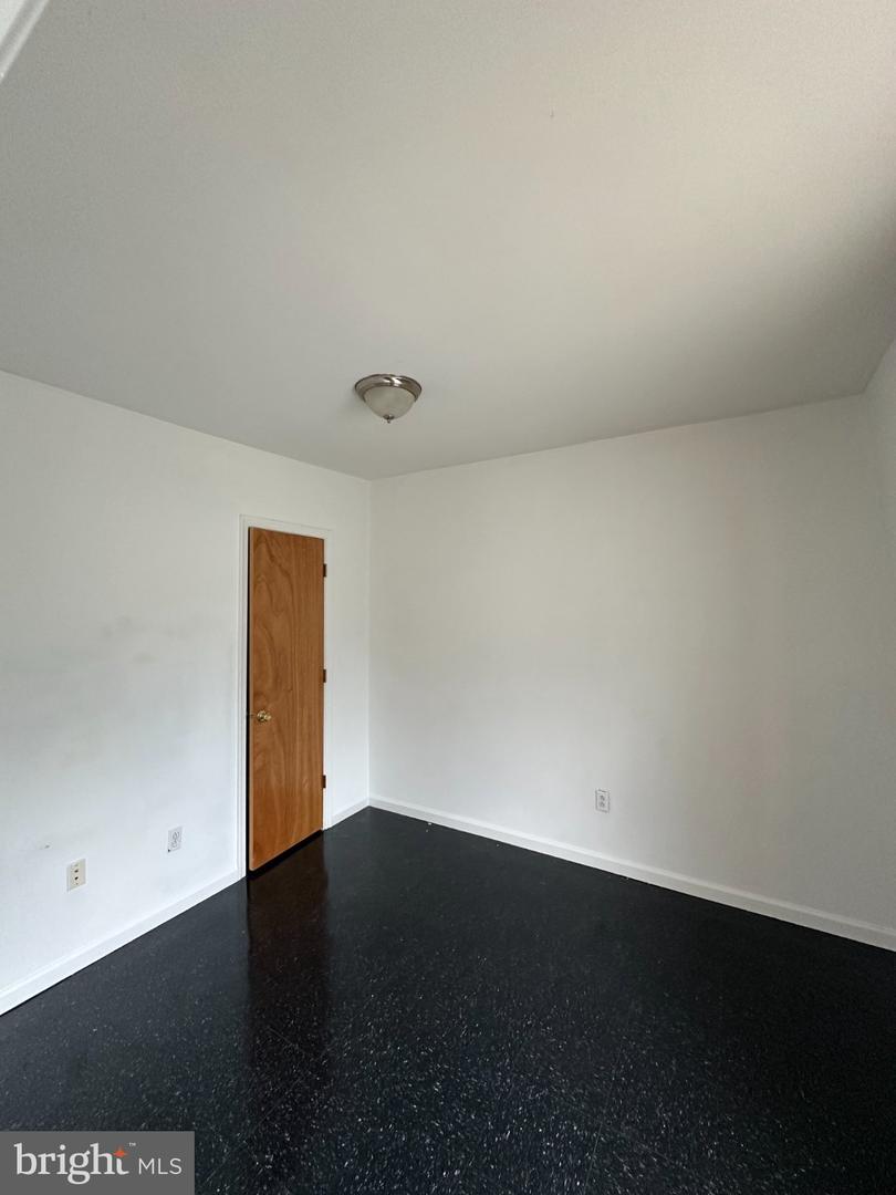 2430 N 30th St #2nd Floor Property Photo 15