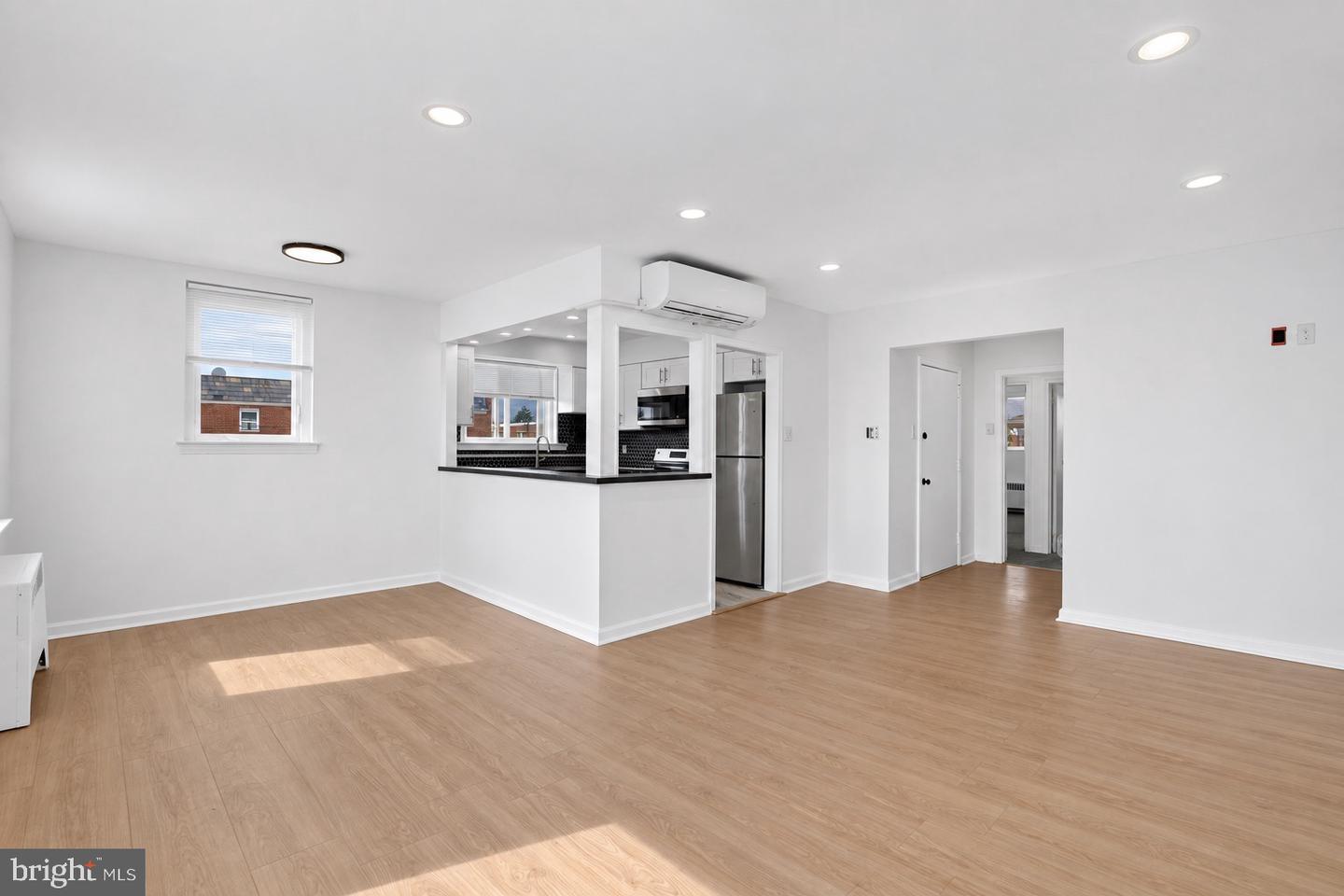 1301 E JOHNSON ST #2ND FLOOR Property Photo 1
