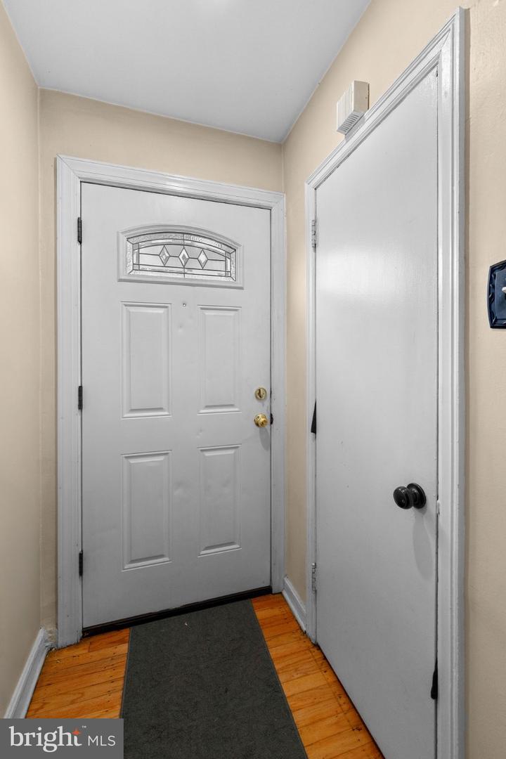 1179 E Dorset St Property Photo 5