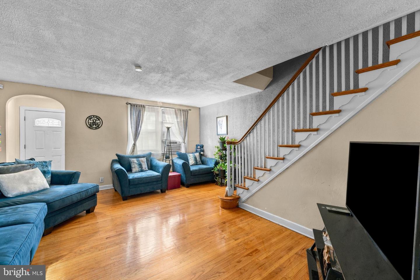 1179 E Dorset St Property Photo 6