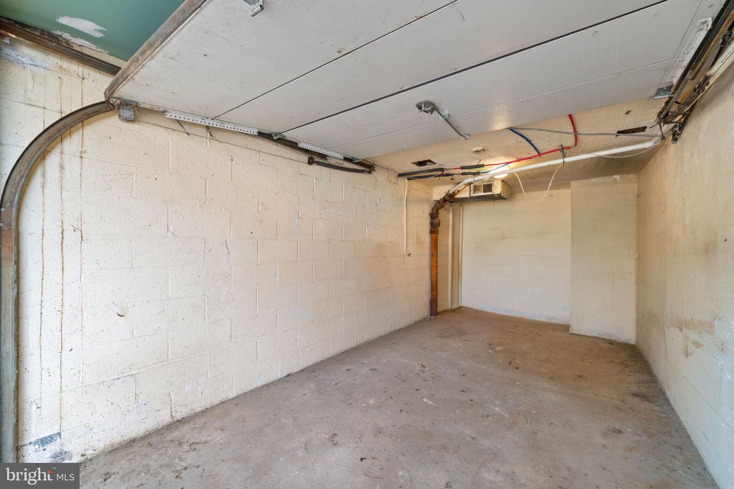 1179 E Dorset St Property Photo 26