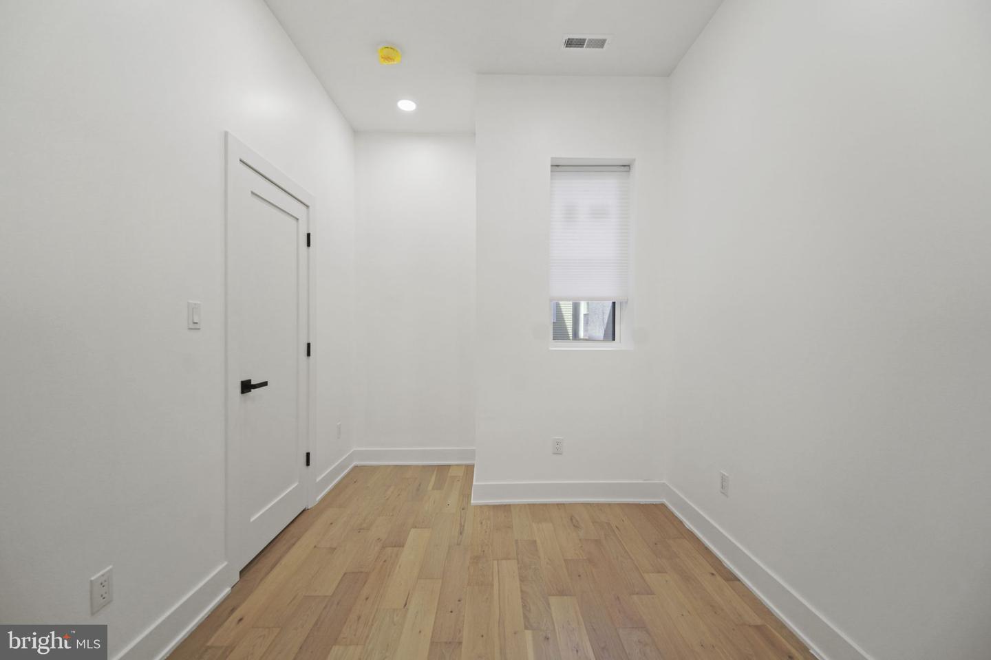 1027 Christian St Property Photo 28