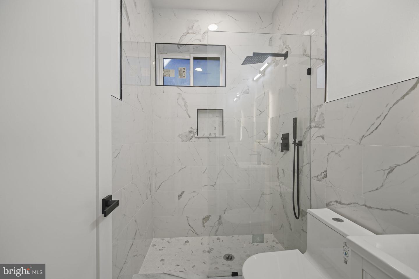 1027 Christian St Property Photo 31