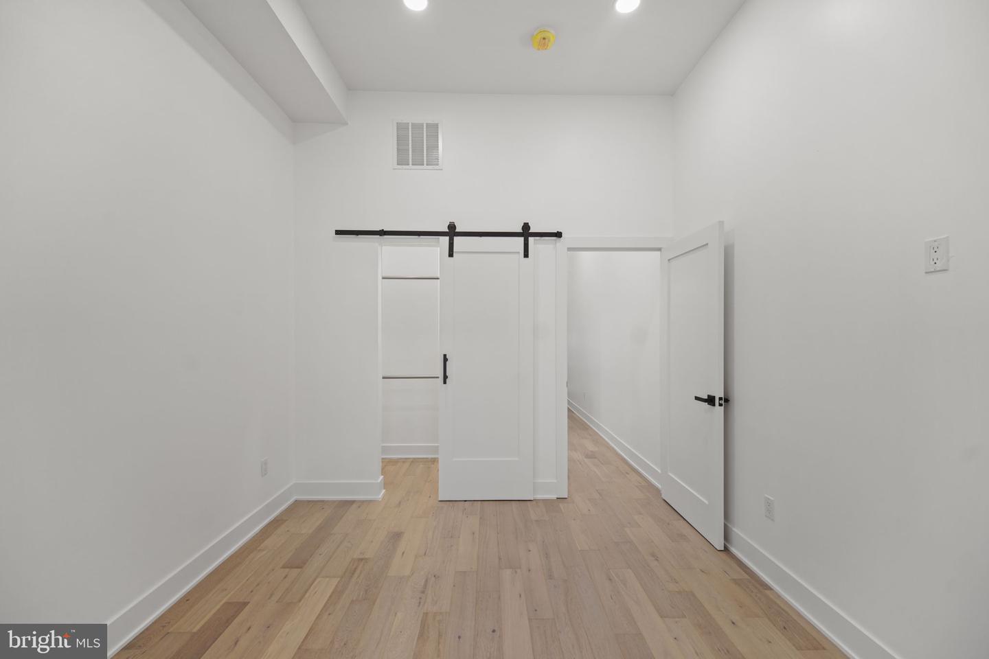 1027 Christian St Property Photo 34