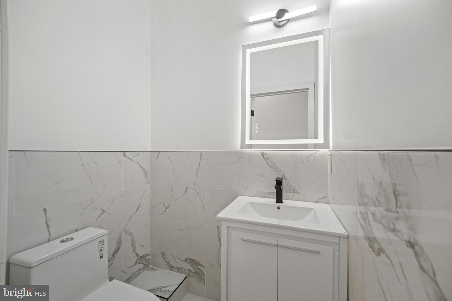 1027 Christian St Property Photo 57