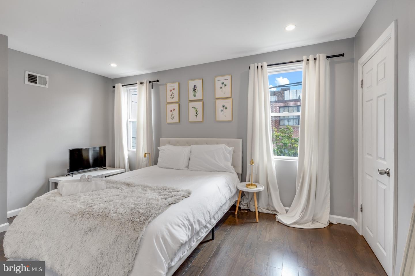 1104 E Dunton St Property Photo 15