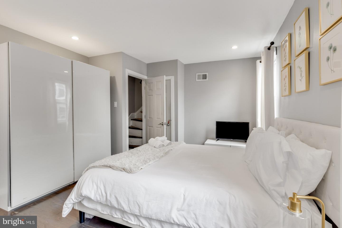 1104 E Dunton St Property Photo 16