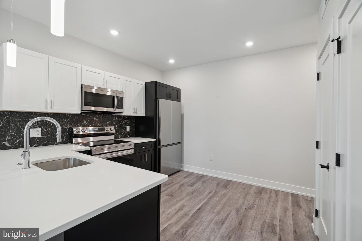 6144 Germantown Ave #c11 Property Photo 4