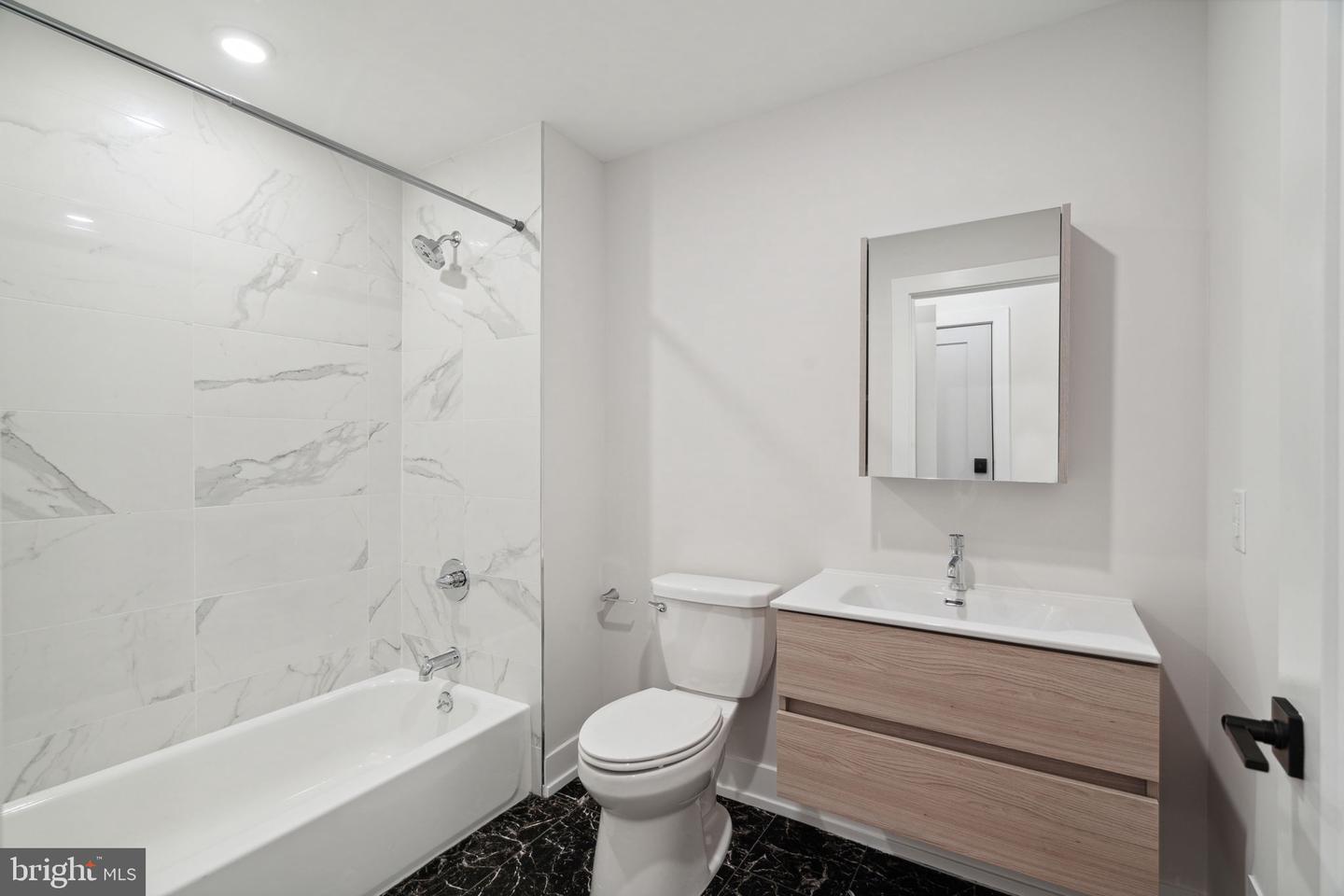 6144 Germantown Ave #c11 Property Photo 9