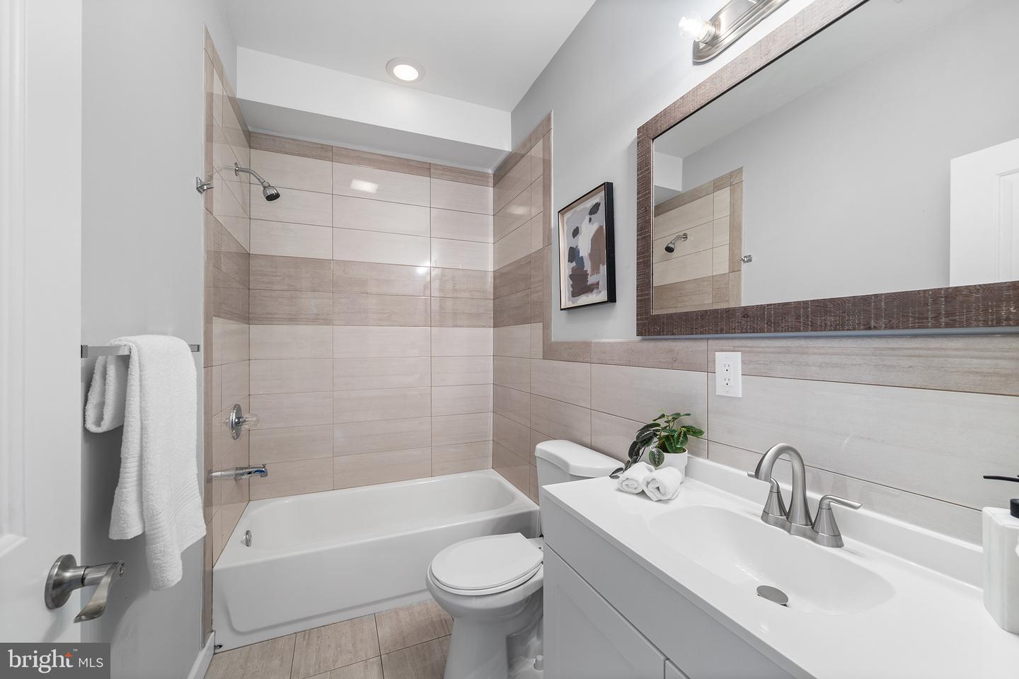 2107 E Arizona St Property Photo 24
