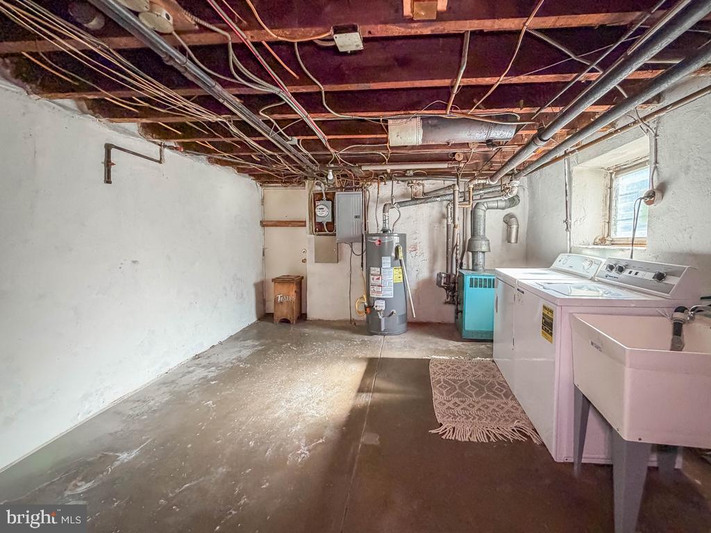 1533 Rosalie Property Photo 33