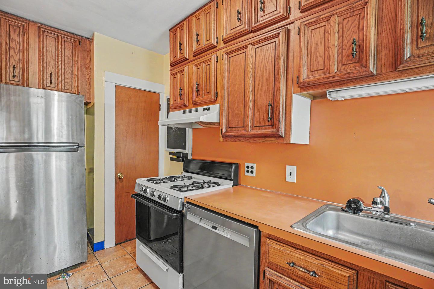7435 Germantown Ave Property Photo 12