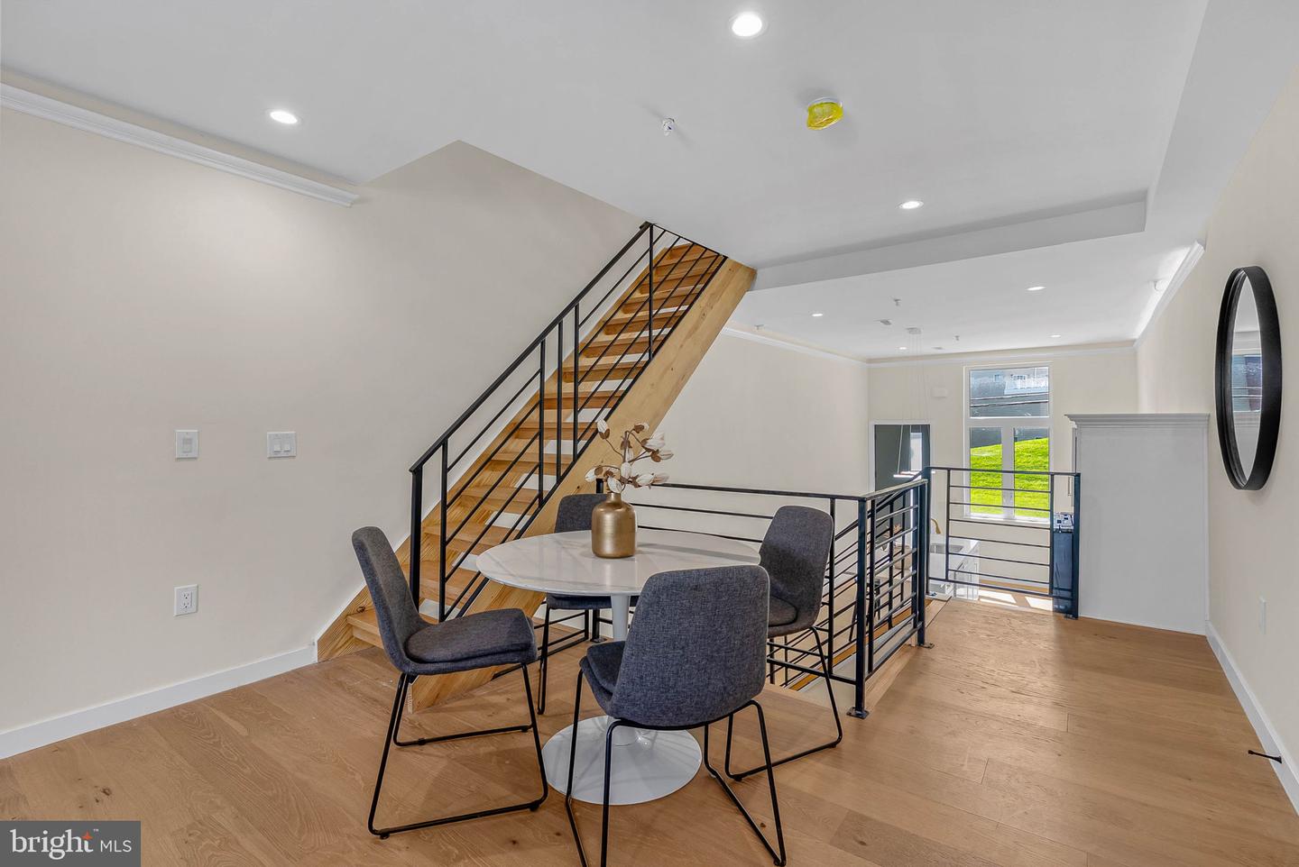 2425 Hartranft St Property Photo 8